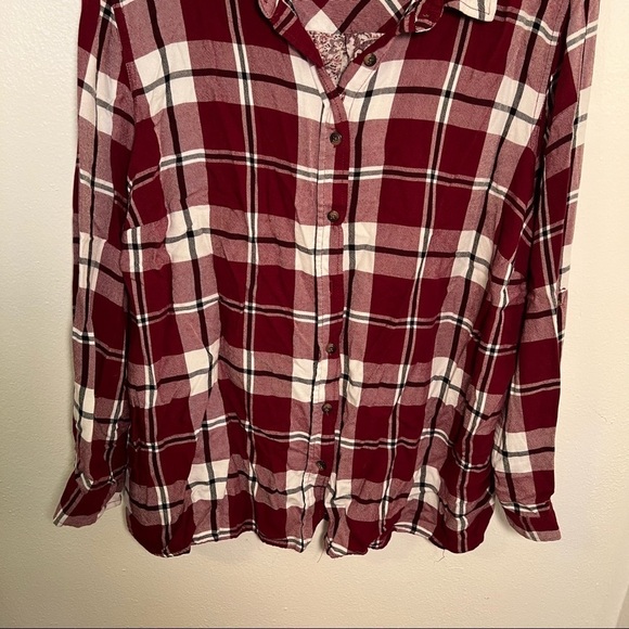 Catherine’s Button Down Shirt Red Plaid Handkerchief Back - Picture 4 of 8